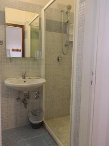 Koupelna v ubytování Hotel Liliana