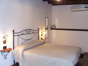 Foto dalla galleria di Casa Martineriu a Orosei