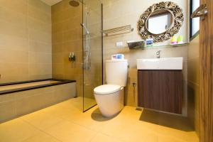 Kupatilo u objektu Qi Li Xiang Homestay
