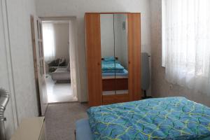 Posteľ alebo postele v izbe v ubytovaní Orwa apartmanok - Fenyőfa köz