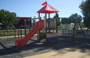 Ο χώρος παιχνιδιού για παιδιά στο Apartamentos Dom Henrique