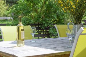 Nápoje v ubytování Moulin des Comtes - chambre des comtes