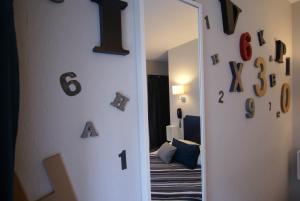 Uma área de estar em Hotel de la Placette Barcelonnette