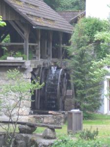 Taman di luar Haus Kloibhofer