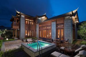 Bazén v ubytování Jinmao Purelax Lijiang, The Unbound Collection By HYATT nebo v jeho okolí