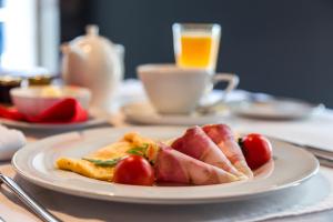 Makanan di atau berdekatan hotel