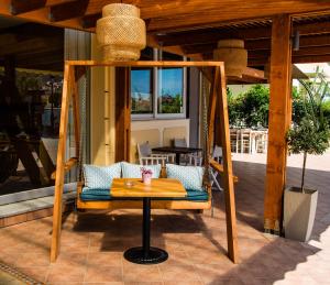 Balkón nebo terasa v ubytování Theano Hotel