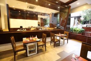 Posezení v ubytování The Altruist Business Hotel Andheri