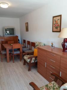 TV a/nebo společenská místnost v ubytování Acogedor Apartamento 2ª línea playa