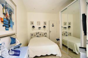 Postel nebo postele na pokoji v ubytování Hotel Villa Des Anges