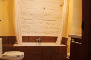 Kúpeľňa v ubytovaní Apartamento La Vieja Panadería 1 + 25 fotografií