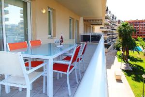 Balkón nebo terasa v ubytování UHC Ventura Park Apartments + 37 fotografií