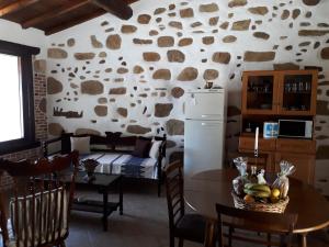 A kitchen or kitchenette at Traditional House Koukounara