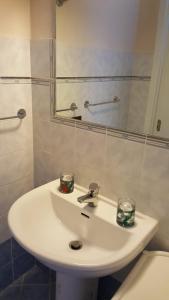 A bathroom at Appartamento LE CONCHIGLIE Monterosso al mare