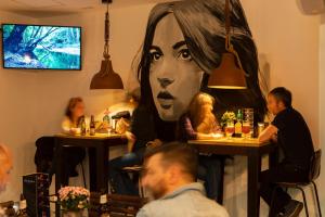 Hosté ubytování Winederful Hostel & Café
