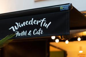 Certifikát, hodnocení, plakát nebo jiný dokument vystavený v ubytování Winederful Hostel & Café