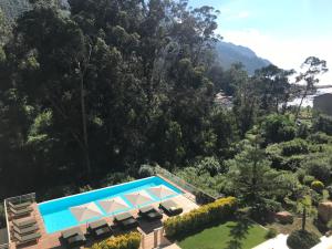 Nespecifikovaný výhled na hory nebo výhled na hory při pohledu z hotelu