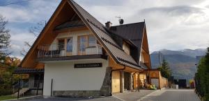 Výhľad na hory alebo výhľad na hory priamo z apartmánu