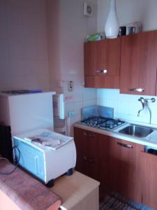 Η κουζίνα ή μικρή κουζίνα στο Condominio Ariazzurra S. Bart.