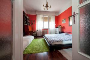 Posteľ alebo postele v izbe v ubytovaní Lonyay Street Apartment + 37 fotografií
