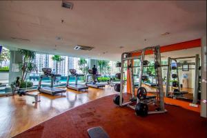 Fitness centrum a/nebo fitness zařízení v ubytování Urban Suites @ Swiss Garden Residence