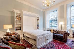 Converted Flat in Historic Building in Desirable New Town