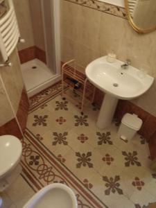 A bathroom at I Cavalieri di Malta