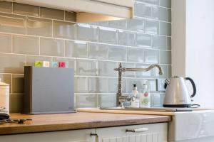 ALTIDO Stylish Apartment in Trendy New Town Location
