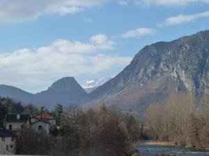 A general mountain view or a mountain view taken from a szállodákat