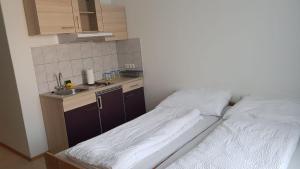Posteľ alebo postele v izbe v ubytovaní Pop's Rooms - Transilvania