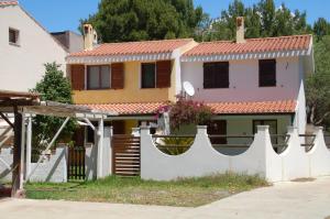 The building in which the holiday home is located