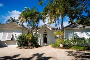 Gallery image of Coconut Grove 1, Luxury Villa by Island Villas in Saint James