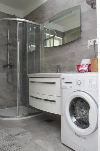 Ένα μπάνιο στο Radic apartments +50 φωτογραφίες