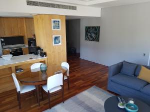Gallery image of Cartwrights CNR 2 Bed Apartments in Cape Town