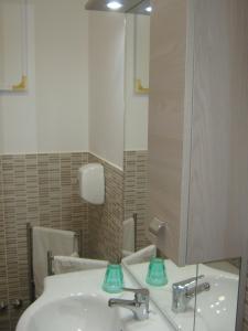 A bathroom at B & B OASI