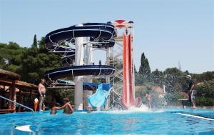 Bazén v ubytování Villa Mila Biograd na Moru-Polača nebo v jeho okolí
