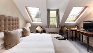 Postel nebo postele na pokoji v ubytování Dorian House Boutique B&B - Free Parking!
