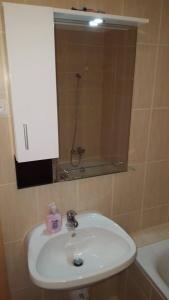 Kúpeľňa v ubytovaní Gina apartman Siófok