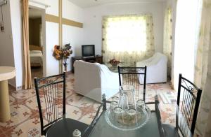 TV a/nebo společenská místnost v ubytování Sunshine Villa Mauritius