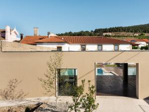 a view of the house from the roof at Casa de Santa Cruz in Felgar