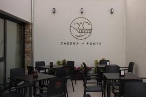 Reštaurácia alebo iné gastronomické zariadenie v ubytovaní Casona da Ponte