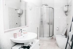 Koupelna v ubytování Casa Marzia Affittacamere + 33 fotografií