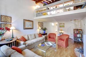 Posedenie v ubytovaní Rustici Apartment With Terrace