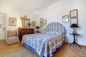 Posteľ alebo postele v izbe v ubytovaní Rustici Apartment With Terrace