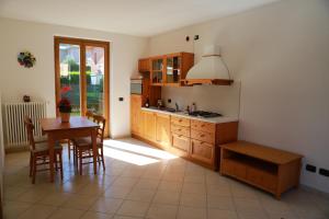Kuchyň nebo kuchyňský kout v ubytování Casa "Giardino sulla Baia"