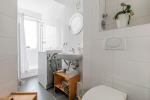 Bathroom sa Private Apartments Hannover - Room Agency