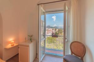 Nespecifikovaný výhled na hory nebo výhled na hory při pohledu z bed and breakfast