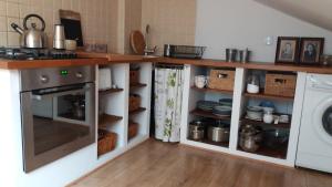 Kuchyňa alebo kuchynka v ubytovaní Apartament Karpielówka