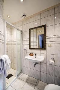Koupelna v ubytování Kronen Gaard Hotel