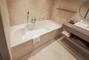 Koupelna v ubytování Van der Valk Hotel Leeuwarden
